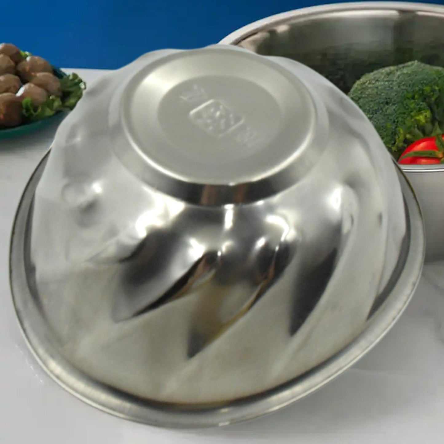 Small stainless steel bowl for kitchen and dining