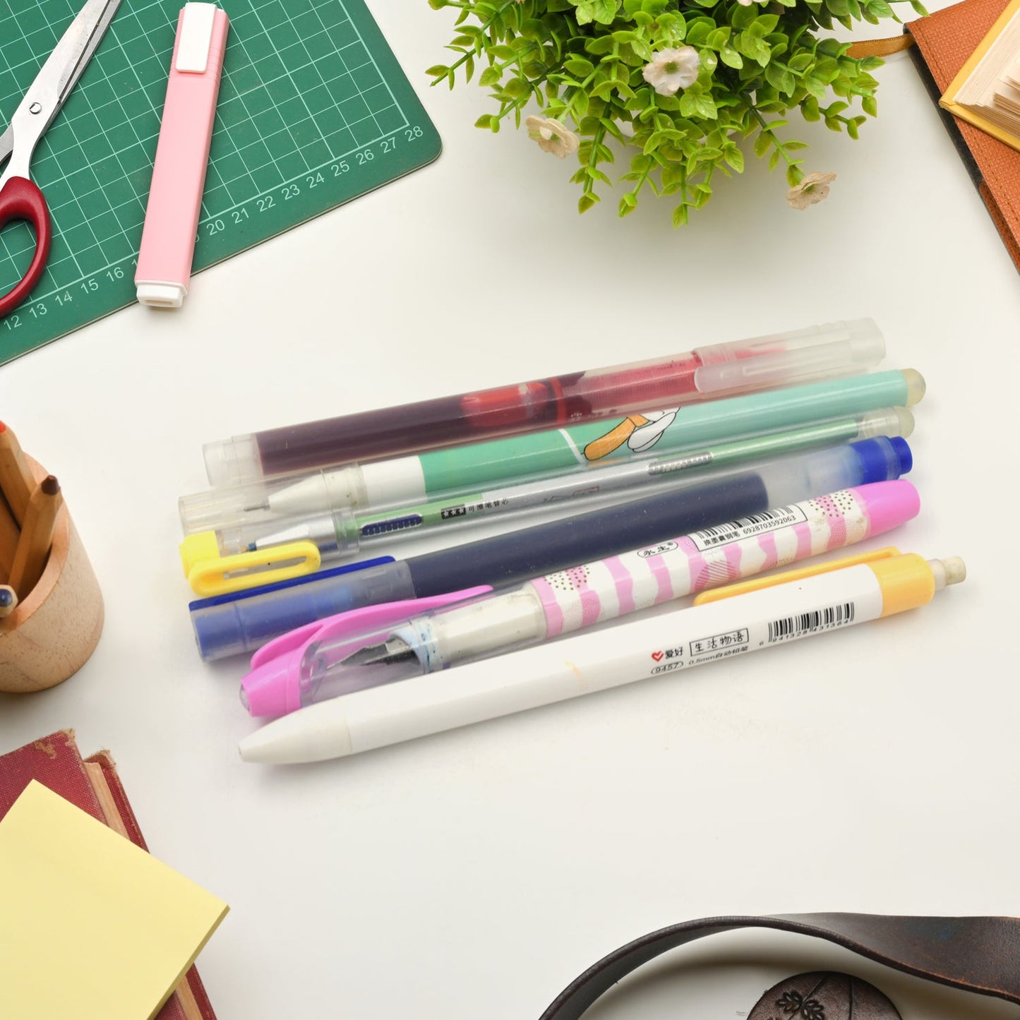 Stylish and sturdy ballpoint pens in various colors