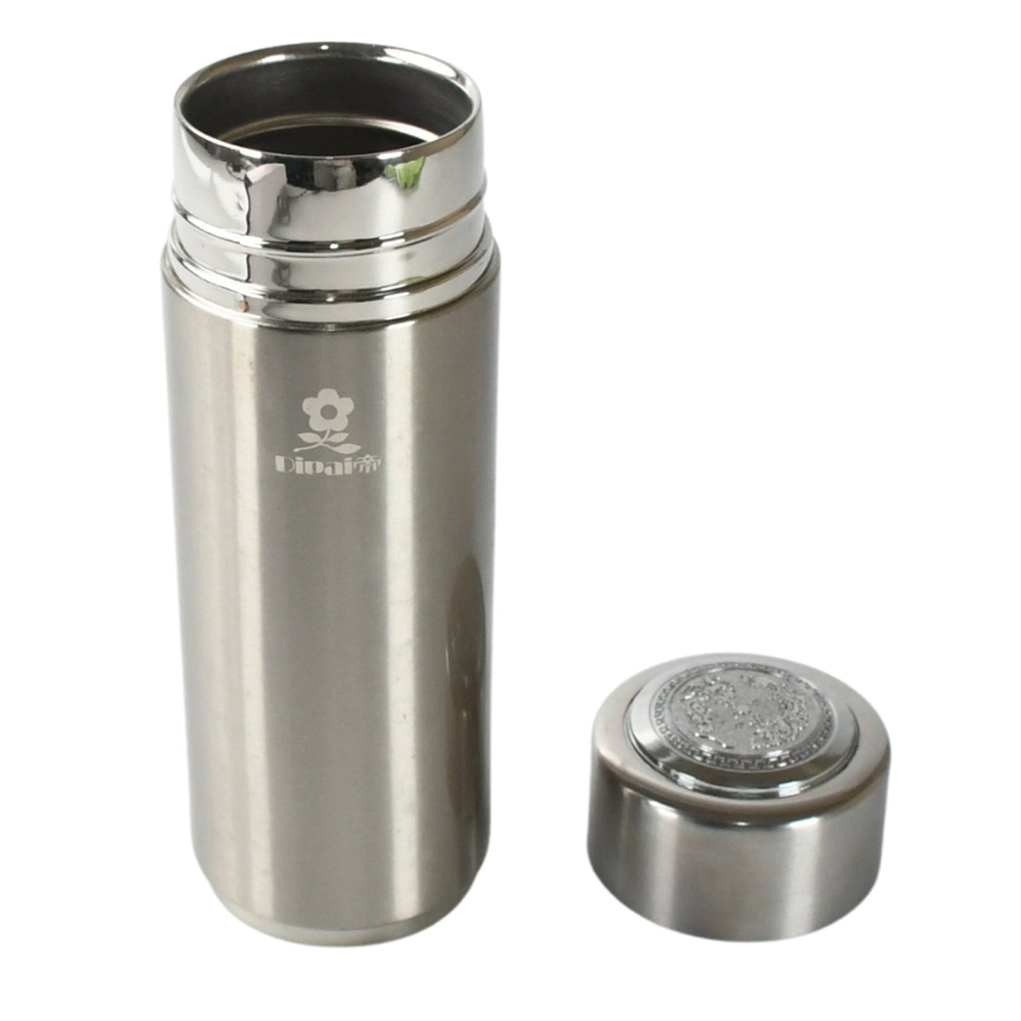 Stainless steel water bottle with insulation.