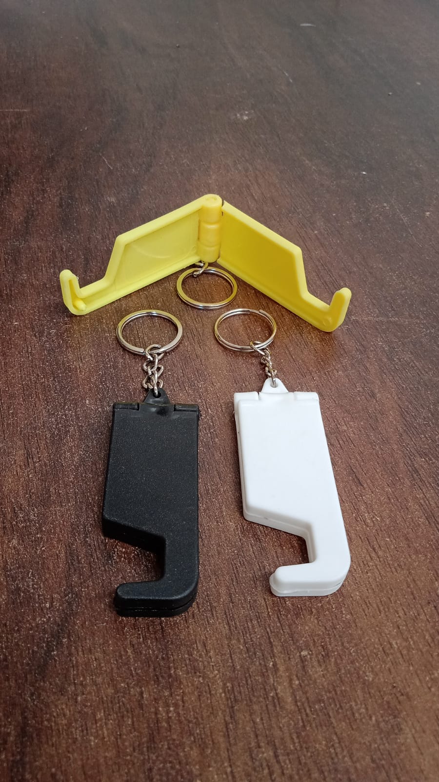 2 in 1 Plastic Keychain with Mobile Stand / Phone Holder (1 Pc / Multicolor)