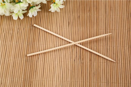 Bamboo BBQ skewers for camping and barbecue, 20 cm size.