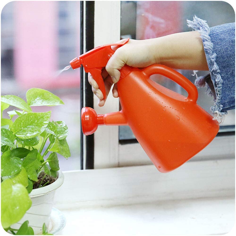 Durable garden spray can for plant maintenance