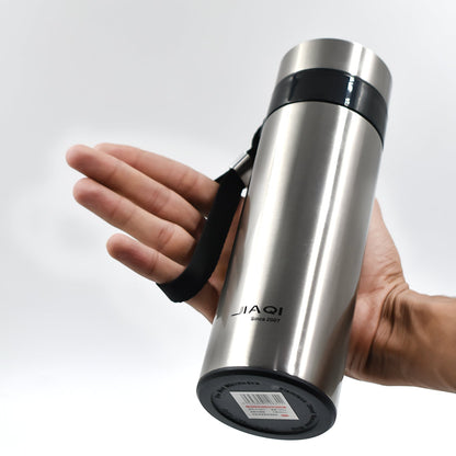 400 ml stainless steel drink bottle for water and other beverages.