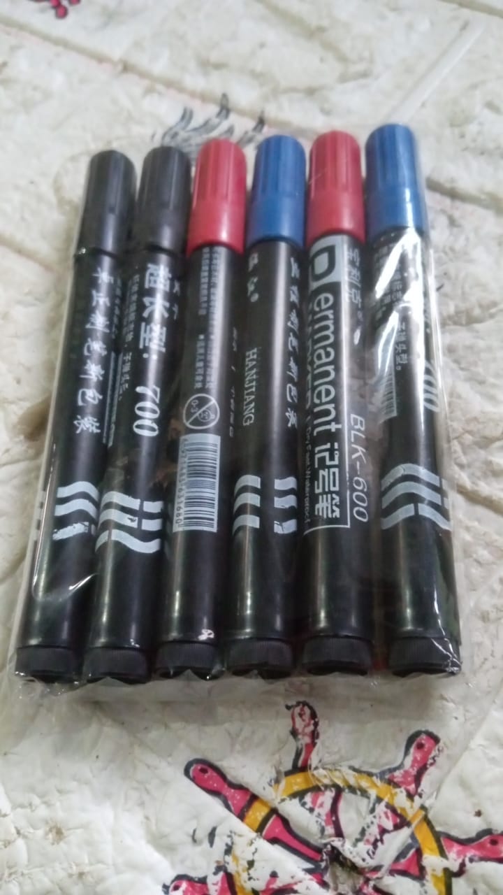 Set of permanent markers for various uses